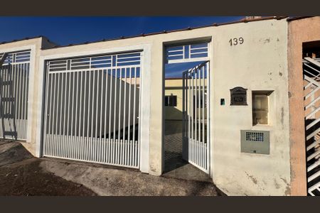 Casa à venda com 120m², 3 quartos e 2 vagasFachada