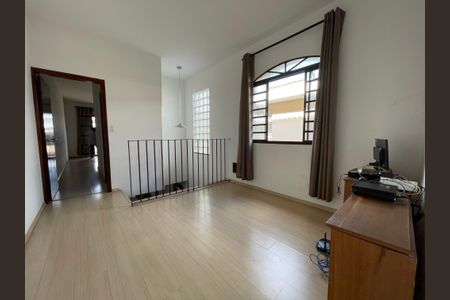 Casa à venda com 200m², 3 quartos e 2 vagasSala 2