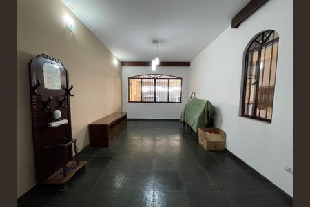 Casa à venda com 200m², 3 quartos e 2 vagasSala