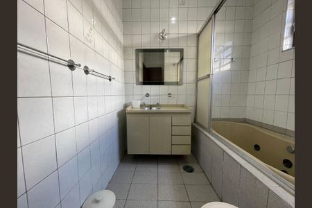 Casa à venda com 200m², 3 quartos e 2 vagasBanheiro 2
