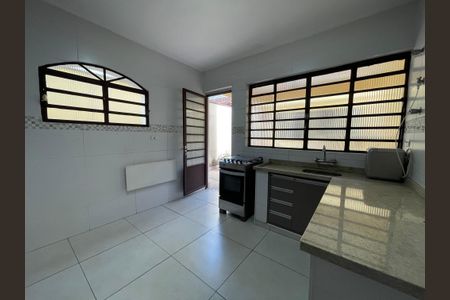 Casa à venda com 200m², 3 quartos e 2 vagasCozinha