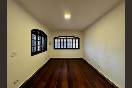 Casa para alugar com 170m², 3 quartos e 2 vagas Casa para alugar com 170m², 3 quartos e 2 vagasSala