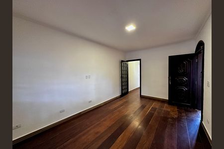 Casa para alugar com 170m², 3 quartos e 2 vagas Casa para alugar com 170m², 3 quartos e 2 vagasSala