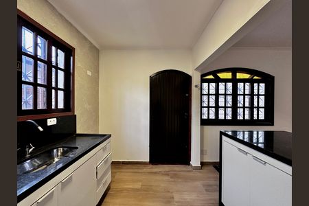 Casa para alugar com 170m², 3 quartos e 2 vagas Casa para alugar com 170m², 3 quartos e 2 vagasCozinha