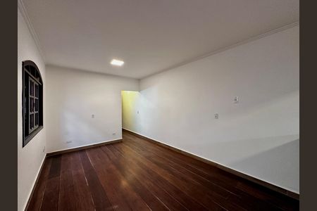 Casa para alugar com 170m², 3 quartos e 2 vagas Casa para alugar com 170m², 3 quartos e 2 vagasSala