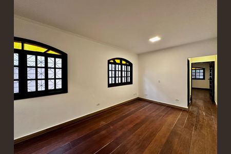 Casa para alugar com 170m², 3 quartos e 2 vagas Casa para alugar com 170m², 3 quartos e 2 vagasSala