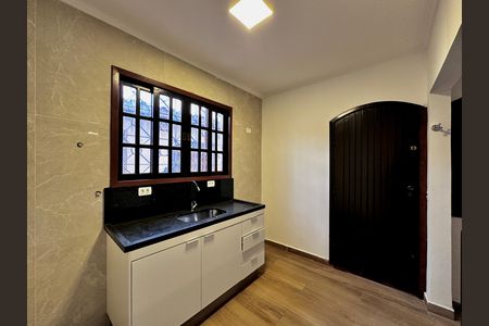 Casa para alugar com 170m², 3 quartos e 2 vagas Casa para alugar com 170m², 3 quartos e 2 vagasCozinha