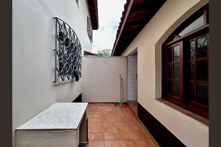 Casa para alugar com 170m², 3 quartos e 2 vagas Casa para alugar com 170m², 3 quartos e 2 vagasQuintal