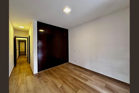 Casa para alugar com 170m², 3 quartos e 2 vagas Casa para alugar com 170m², 3 quartos e 2 vagasSuíte