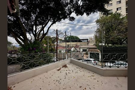 Casa para alugar com 170m², 3 quartos e 2 vagas Casa para alugar com 170m², 3 quartos e 2 vagasSacada Suíte