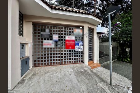 Casa para alugar com 170m², 3 quartos e 2 vagas Casa para alugar com 170m², 3 quartos e 2 vagasFachada