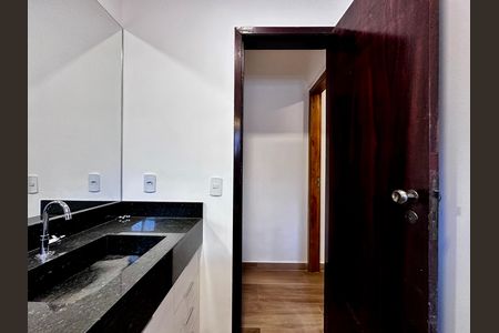 Casa para alugar com 170m², 3 quartos e 2 vagas Casa para alugar com 170m², 3 quartos e 2 vagasBanheiro Social