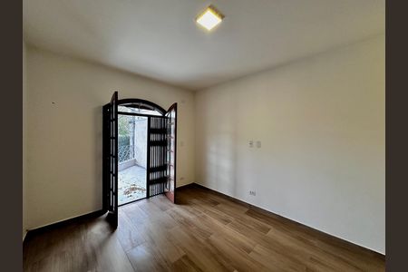 Casa para alugar com 170m², 3 quartos e 2 vagas Casa para alugar com 170m², 3 quartos e 2 vagasSuíte
