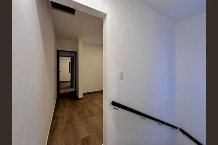 Casa para alugar com 170m², 3 quartos e 2 vagas Casa para alugar com 170m², 3 quartos e 2 vagasCorredor Quartos