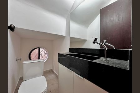 Casa para alugar com 170m², 3 quartos e 2 vagas Casa para alugar com 170m², 3 quartos e 2 vagasLavabo