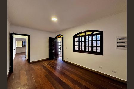 Casa para alugar com 170m², 3 quartos e 2 vagas Casa para alugar com 170m², 3 quartos e 2 vagasSala