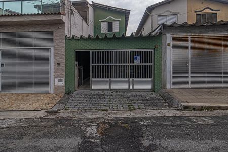 Casa à venda com 200m², 4 quartos e 2 vagas Casa à venda com 200m², 4 quartos e 2 vagasFachada