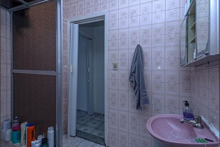 Casa à venda com 200m², 4 quartos e 2 vagas Casa à venda com 200m², 4 quartos e 2 vagasBanheiro Social 2