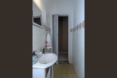 Casa à venda com 200m², 4 quartos e 2 vagas Casa à venda com 200m², 4 quartos e 2 vagasLavabo