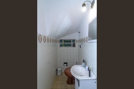 Casa à venda com 200m², 4 quartos e 2 vagas Casa à venda com 200m², 4 quartos e 2 vagasLavabo