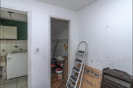 Casa à venda com 200m², 4 quartos e 2 vagas Casa à venda com 200m², 4 quartos e 2 vagasQuarto de Serviço