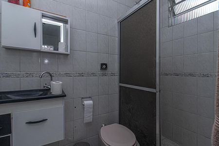 Casa à venda com 200m², 4 quartos e 2 vagas Casa à venda com 200m², 4 quartos e 2 vagasBanheiro Social