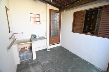 Casa à venda com 200m², 3 quartos e 3 vagasÁrea de Serviço