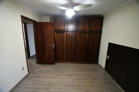 Casa à venda com 200m², 3 quartos e 3 vagasQuarto 2 - Suíte