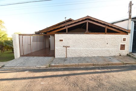 Casa à venda com 200m², 3 quartos e 3 vagasFachada