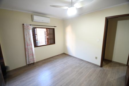 Casa à venda com 200m², 3 quartos e 3 vagasQuarto 2 - Suíte