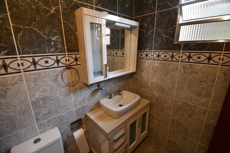 Casa à venda com 200m², 3 quartos e 3 vagasBanheiro da Suíte