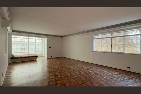 Casa para alugar com 400m², 3 quartos e 7 vagasSala