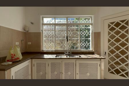 Casa para alugar com 400m², 3 quartos e 7 vagasCozinha