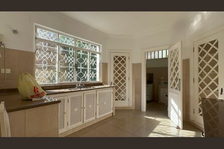 Casa para alugar com 400m², 3 quartos e 7 vagasCozinha