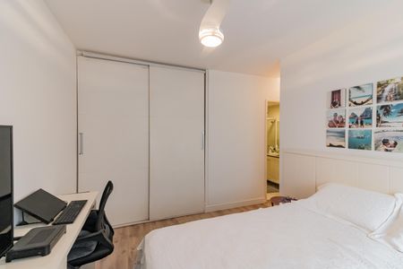 Apartamento à venda com 77m², 2 quartos e 1 vagaSuíte