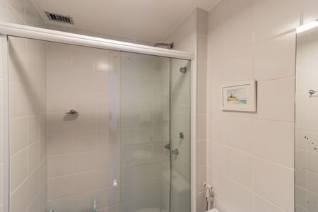 Apartamento à venda com 77m², 2 quartos e 1 vagaBanheiro Social