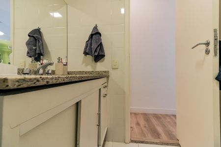 Apartamento à venda com 77m², 2 quartos e 1 vagaBanheiro da Suíte