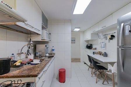 Apartamento à venda com 77m², 2 quartos e 1 vagaCozinha