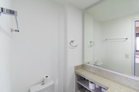 Apartamento para alugar com 240m², 3 quartos e 3 vagas Apartamento para alugar com 240m², 3 quartos e 3 vagasBanheiro da Suíte 2
