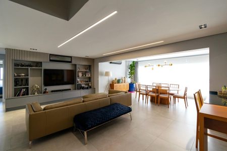 Apartamento para alugar com 240m², 3 quartos e 3 vagas Apartamento para alugar com 240m², 3 quartos e 3 vagasSala