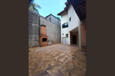 Casa à venda com 55m², 5 quartos e 3 vagas