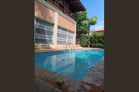 Casa à venda com 55m², 5 quartos e 3 vagas