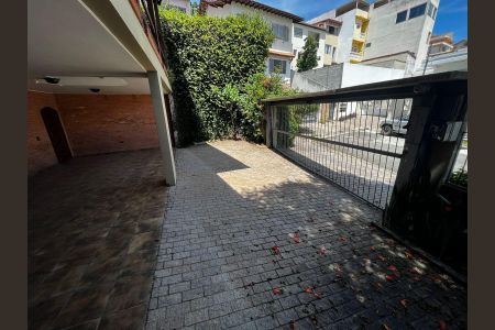Casa à venda com 55m², 5 quartos e 3 vagas