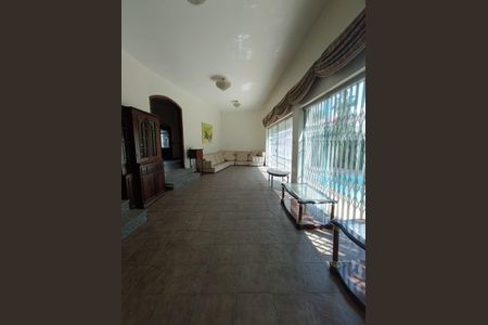 Casa à venda com 55m², 5 quartos e 3 vagas