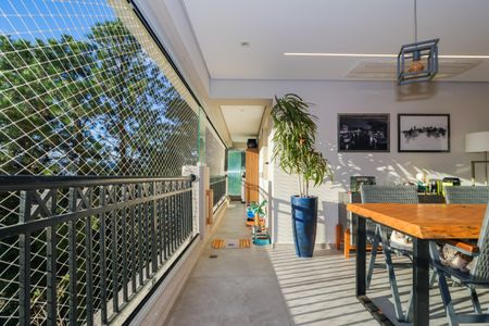 Apartamento à venda com 103m², 2 quartos e 3 vagasVaranda da Sala