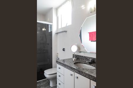 Apartamento à venda com 164m², 3 quartos e 2 vagas Apartamento à venda com 164m², 3 quartos e 2 vagasBanheiro da Suíte