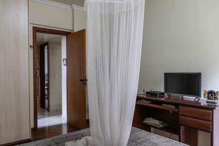 Apartamento à venda com 164m², 3 quartos e 2 vagas Apartamento à venda com 164m², 3 quartos e 2 vagasSuíte