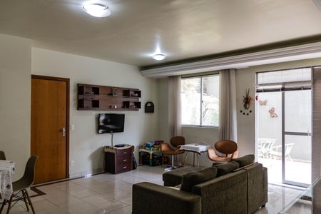 Apartamento à venda com 164m², 3 quartos e 2 vagas Apartamento à venda com 164m², 3 quartos e 2 vagasSala