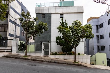 Apartamento à venda com 164m², 3 quartos e 2 vagas Apartamento à venda com 164m², 3 quartos e 2 vagasFachada