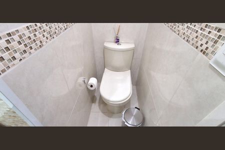 Casa à venda com 150m², 3 quartos e 2 vagas Casa à venda com 150m², 3 quartos e 2 vagasBanheiro/Suite